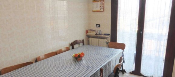4 rooms Apartment in Nogarole Rocca, Italy No. 60445 5
