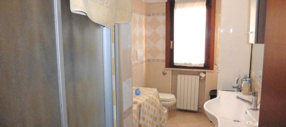 4 rooms Apartment in Nogarole Rocca, Italy No. 60445 23