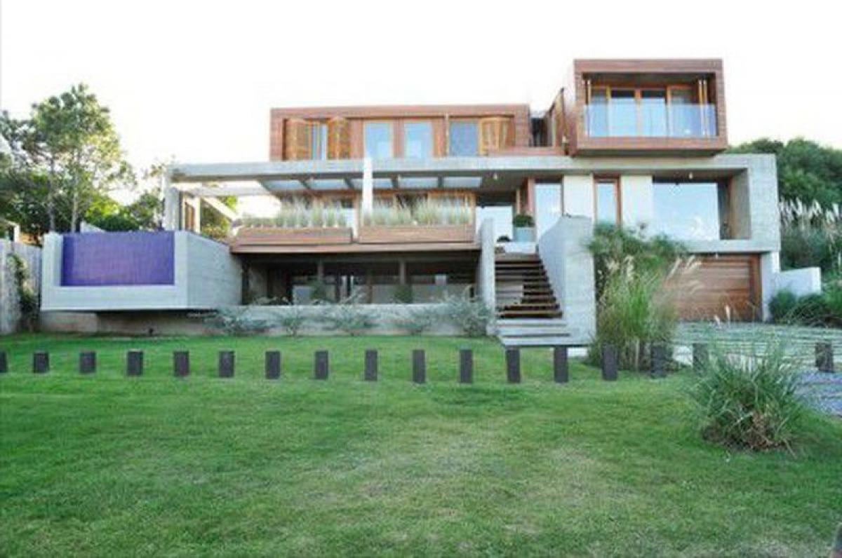 2 bedrooms House in Maldonado, Uruguay No. 10502