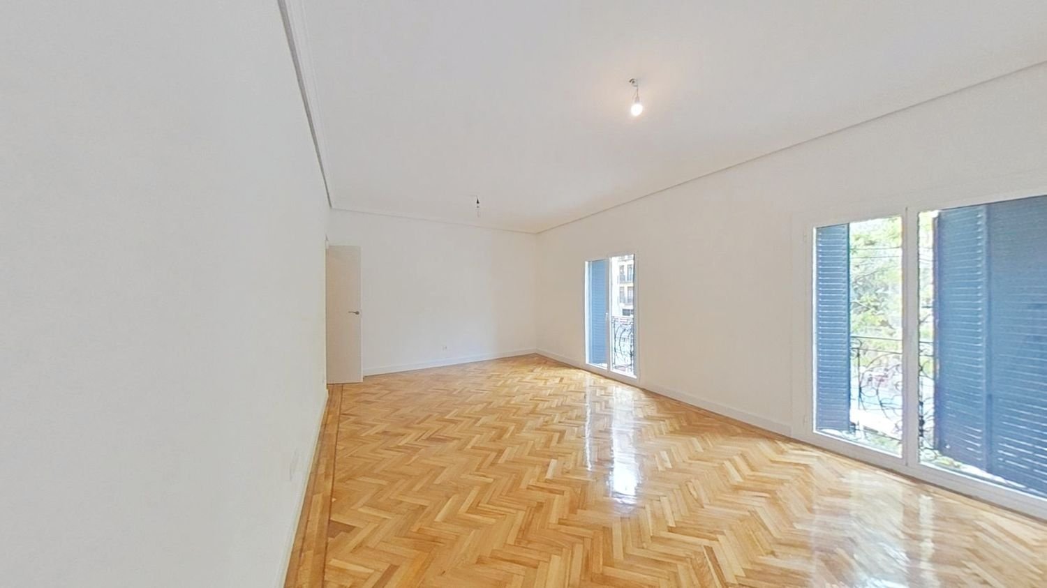 Квартира с 3 спальнями в Мадрид, Испания № 137393