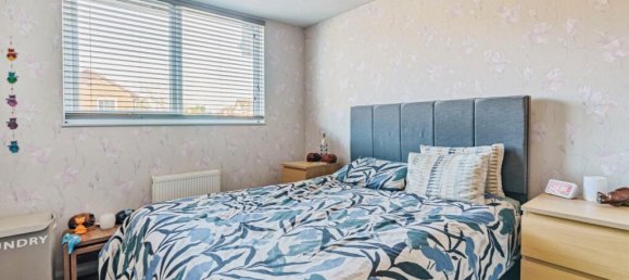 3 bedrooms Commercial property in Crawley, United Kingdom No. 10705 25