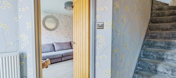 3 bedrooms Commercial property in Crawley, United Kingdom No. 10705 42