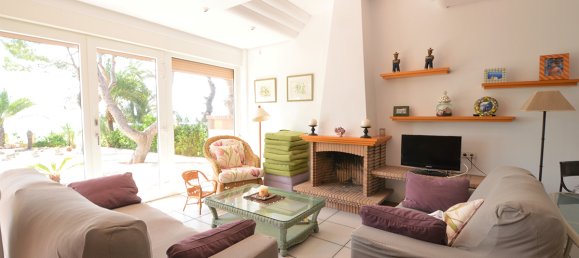 12 bedrooms Villa in Punta Prima, Spain No. 454 10