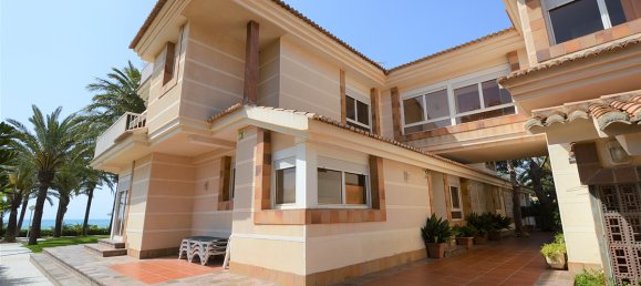 12 bedrooms Villa in Punta Prima, Spain No. 454 3