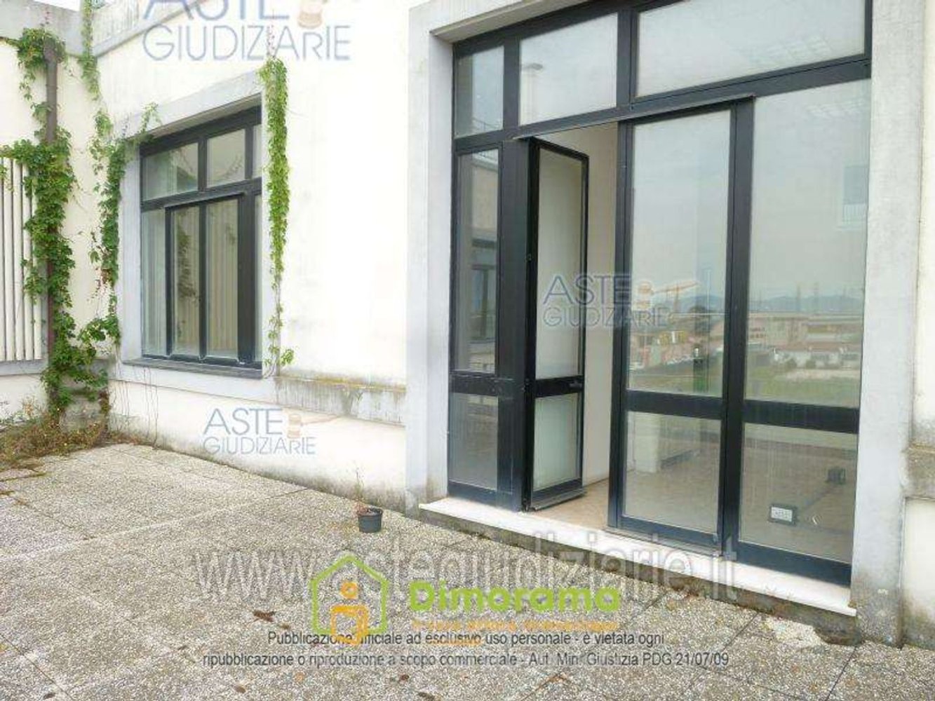 92m² Office in Livorno, Italy No. 321920