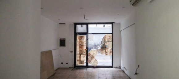 Propiedad comercial de 2 habitaciónes en Varese, Italy No. 361687 4