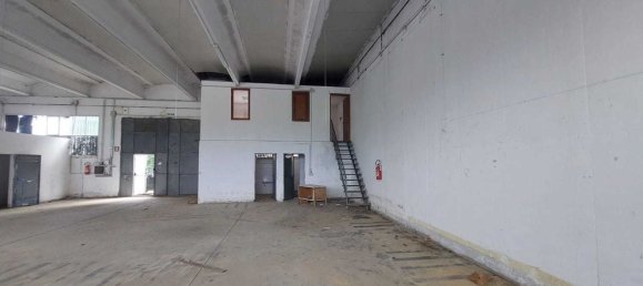 330m² Warehouse in Carmignano, Italy No. 257971 2