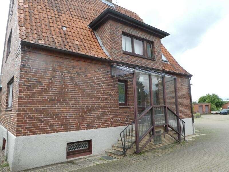10 rooms Building in Luneburg, Germany No. 133535