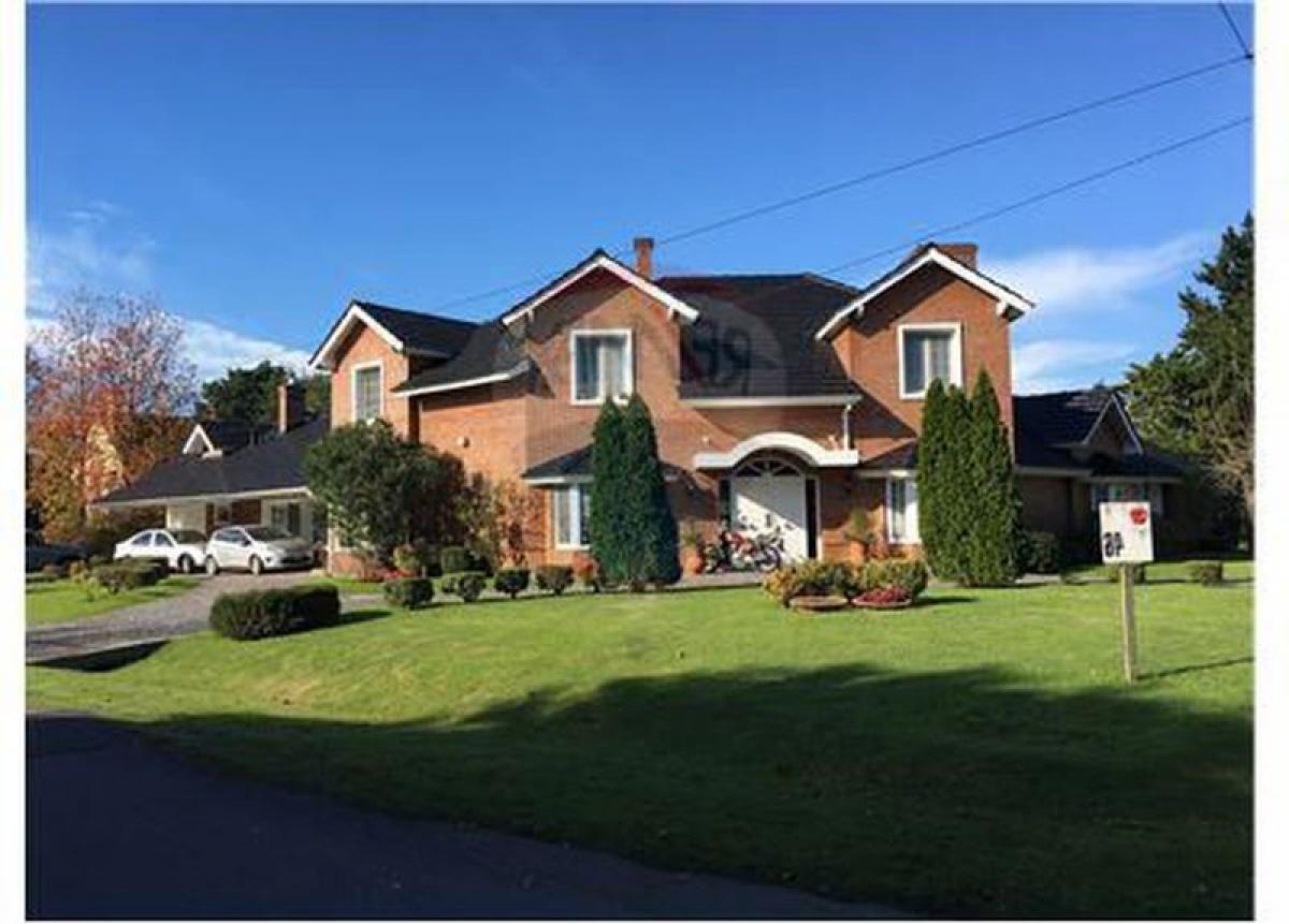 5 bedrooms House in Moreno, Argentina No. 896