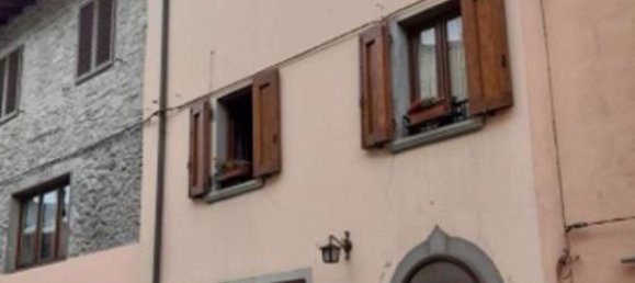 7 rooms Apartment in Vernio, Italy No. 49535 2