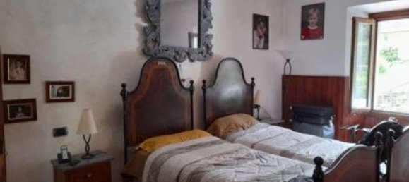 7 rooms Apartment in Vernio, Italy No. 49535 14