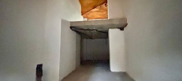 Gewerbliche Immobilie in Alicante, Spain 77m², Nr. 150365 2