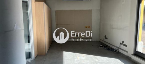 215m² Commercial property in Garbagnate Milanese, Italy No. 112537 4