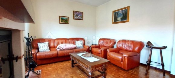 Apartamento de 3 dormitorios en Udine, Italy No. 355813 3