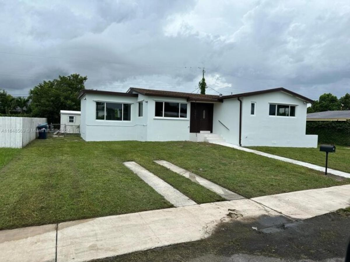 Casa de 3 dormitorios en Miami, USA No. 296458