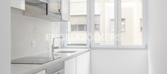 2 bedrooms Apartment in Lisbon, Portugal No. 12606 7