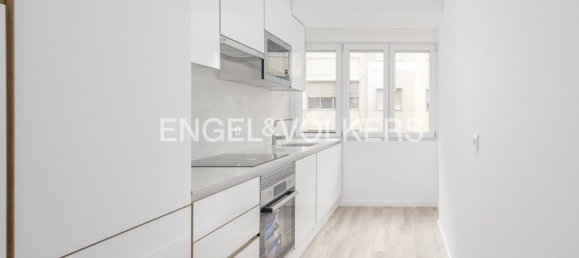 2 bedrooms Apartment in Lisbon, Portugal No. 12606 6