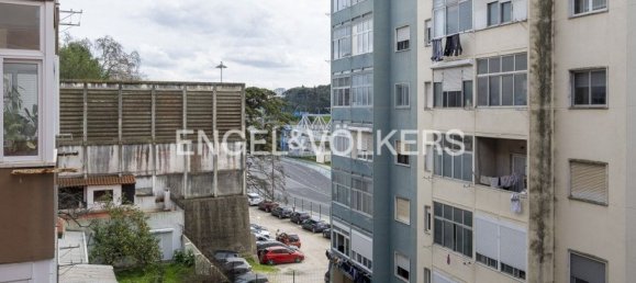 2 bedrooms Apartment in Lisbon, Portugal No. 12606 9