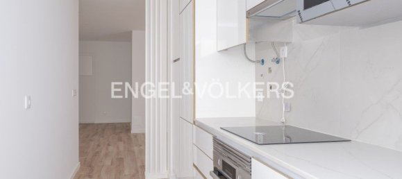 2 bedrooms Apartment in Lisbon, Portugal No. 12606 8