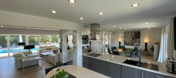 Villa de 8 dormitorios en Marbella, Spain No. 117816 4