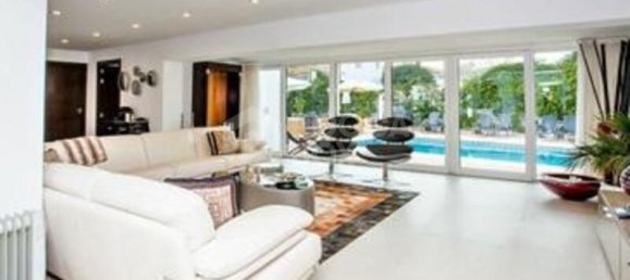 Villa de 8 dormitorios en Marbella, Spain No. 117816 3