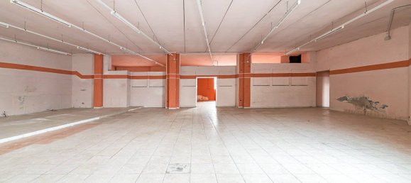 Propiedad comercial de 3 habitaciónes en Bra, Italy No. 211079 9