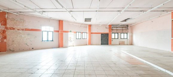 Propiedad comercial de 3 habitaciónes en Bra, Italy No. 211079 13