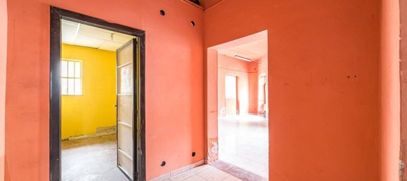 Propiedad comercial de 3 habitaciónes en Bra, Italy No. 211079 24