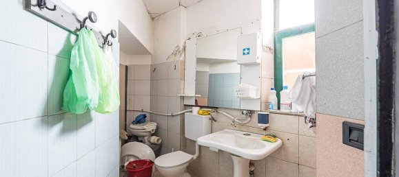 Propiedad comercial de 3 habitaciónes en Bra, Italy No. 211079 23