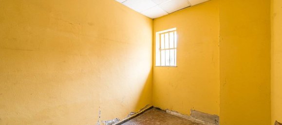 Propiedad comercial de 3 habitaciónes en Bra, Italy No. 211079 28