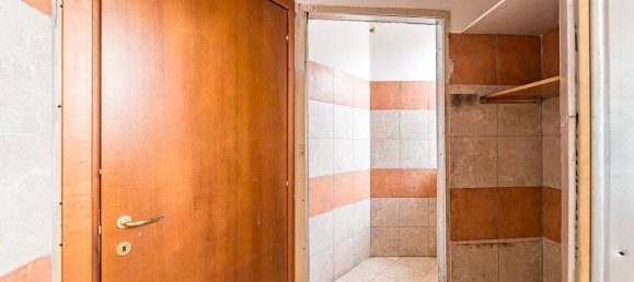 Propiedad comercial de 3 habitaciónes en Bra, Italy No. 211079 21