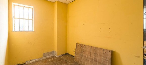 Propiedad comercial de 3 habitaciónes en Bra, Italy No. 211079 29