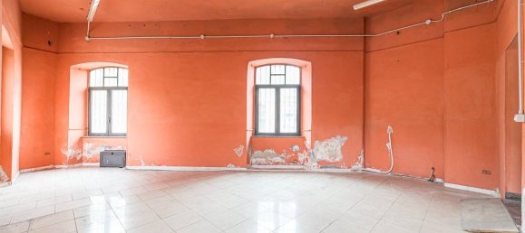 Propiedad comercial de 3 habitaciónes en Bra, Italy No. 211079 25