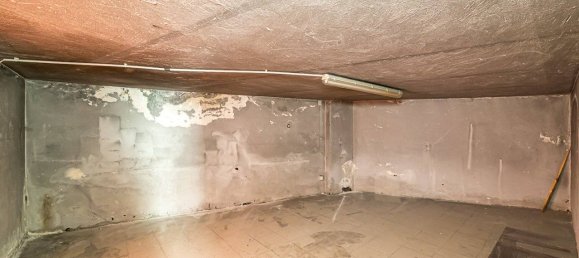 Propiedad comercial de 3 habitaciónes en Bra, Italy No. 211079 17