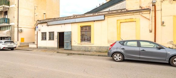 Propiedad comercial de 3 habitaciónes en Bra, Italy No. 211079 2