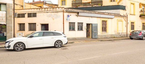 Propiedad comercial de 3 habitaciónes en Bra, Italy No. 211079 3