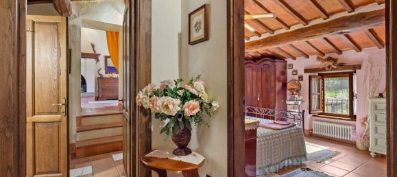 6 bedrooms House in Passignano sul Trasimeno, Italy No. 53691 7