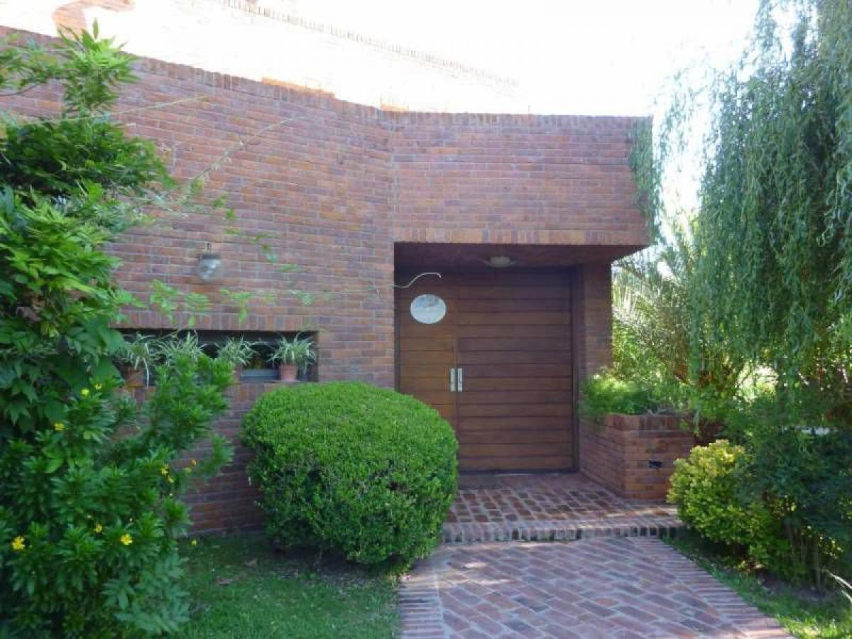 4 bedrooms House in Escobar, Argentina No. 69611