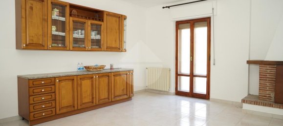 6-Zimmer Wohnung in Gubbio, Italy, Nr. 49309 5