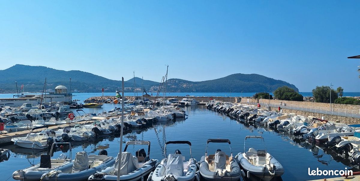 2 bedrooms Apartment in Saint-Cyr-sur-Mer, France No. 277604