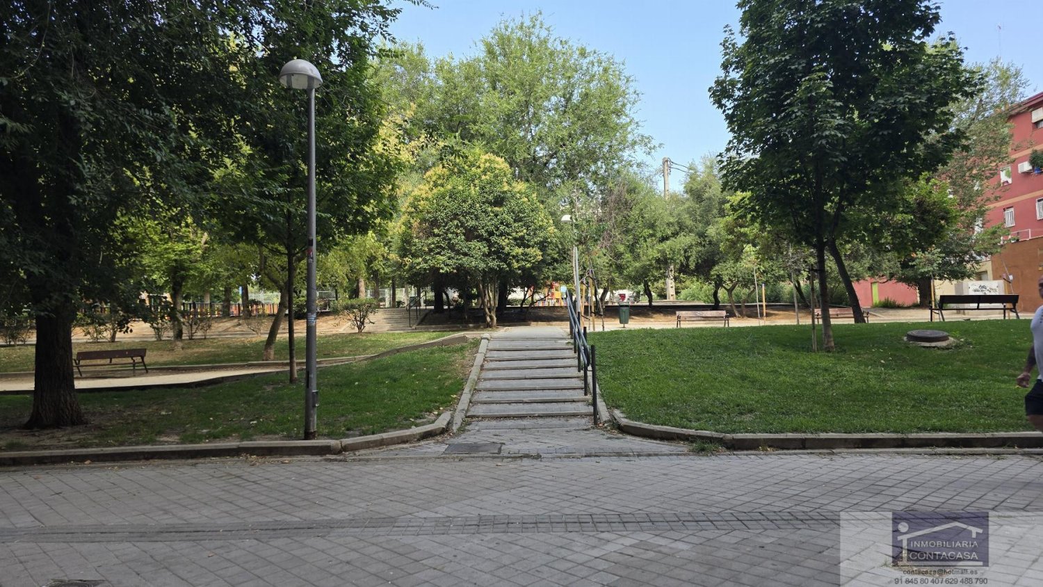 Apartamento de 3 dormitorios en Madrid, Spain No. 180844