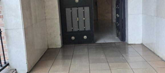 Apartamento de 3 dormitorios en Madrid, Spain No. 180844 3