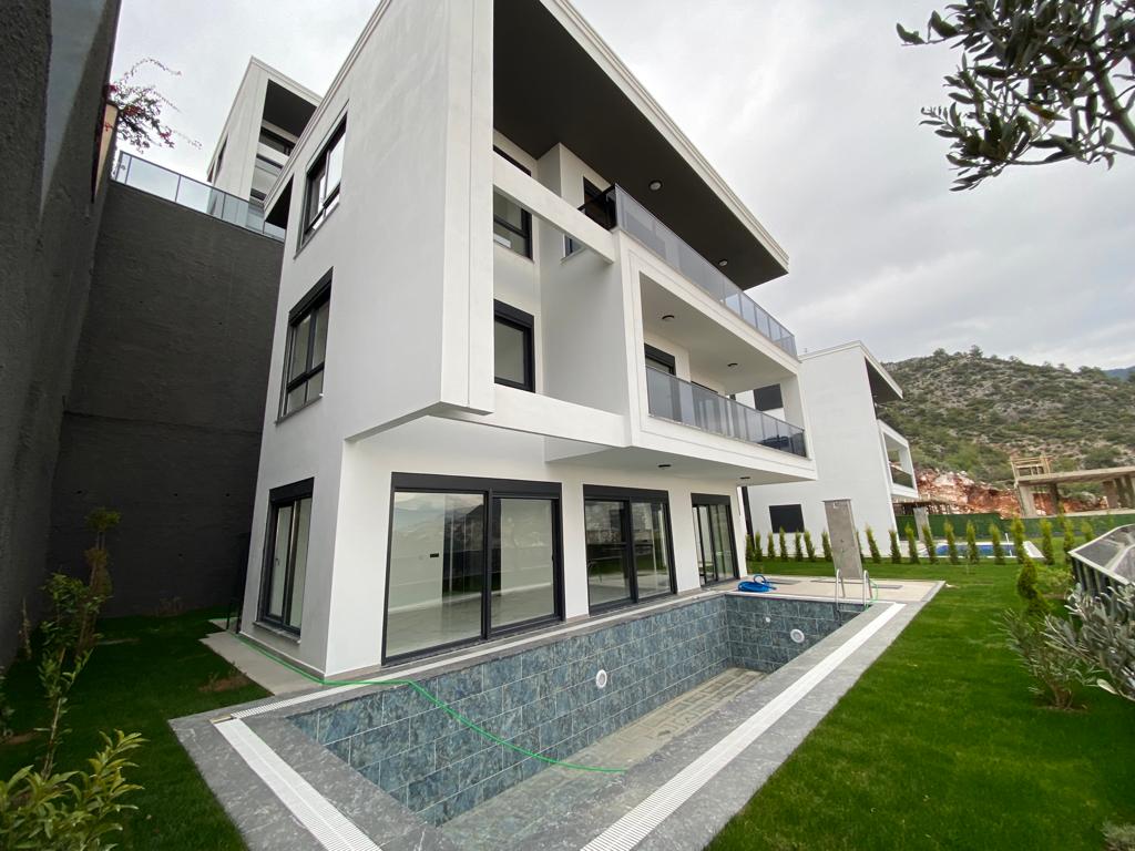 6 rooms Villa in Alanya, Turkey No. 9711