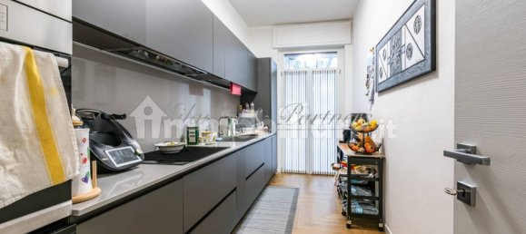 Квартира с 2 спальнями в Бергамо, Италия № 180146 10