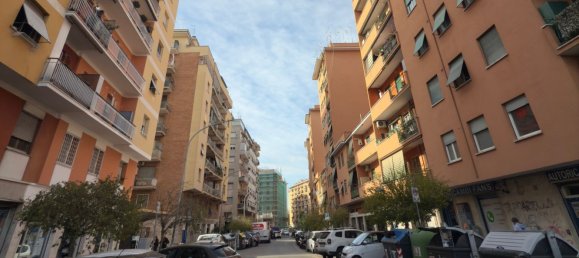 40m² Commercial property in Rome, Italy No. 116277 3