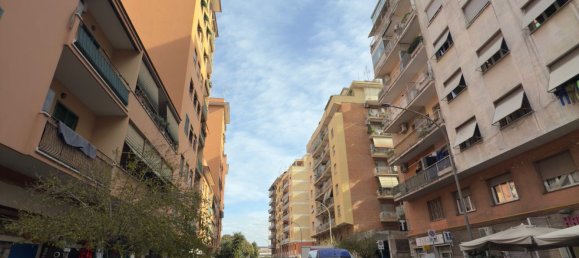 40m² Commercial property in Rome, Italy No. 116277 6