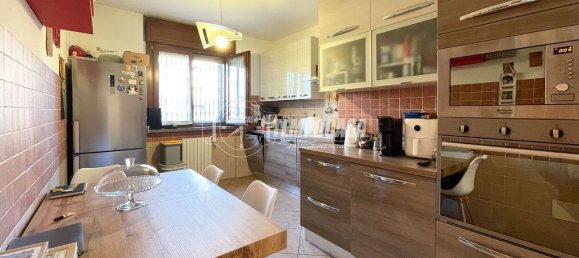 3-salle Appartement à Tribiano, Italy No. 122023 3