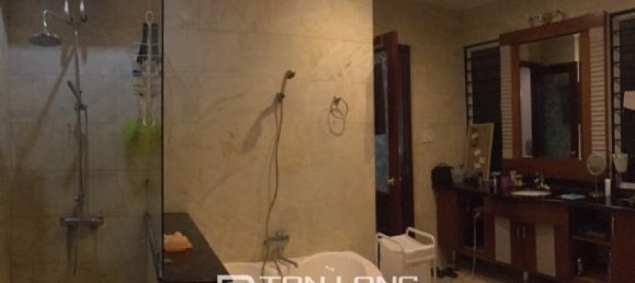 4 Schlafzimmer Haus in Tay Ho, Vietnam, Nr. 1556 16