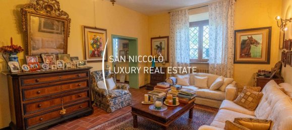 4 bedrooms Villa in Siena, Italy No. 196387 12