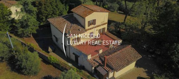 4 bedrooms Villa in Siena, Italy No. 196387 3